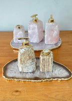 Kit Lavabo Luxo com Pedras Naturais e Dispensers Dourados